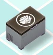 Een Kokkels-Voerdoos. Op het zwarte deksel staat een witte, omcirkelde afbeelding van een Kokkelschelp.